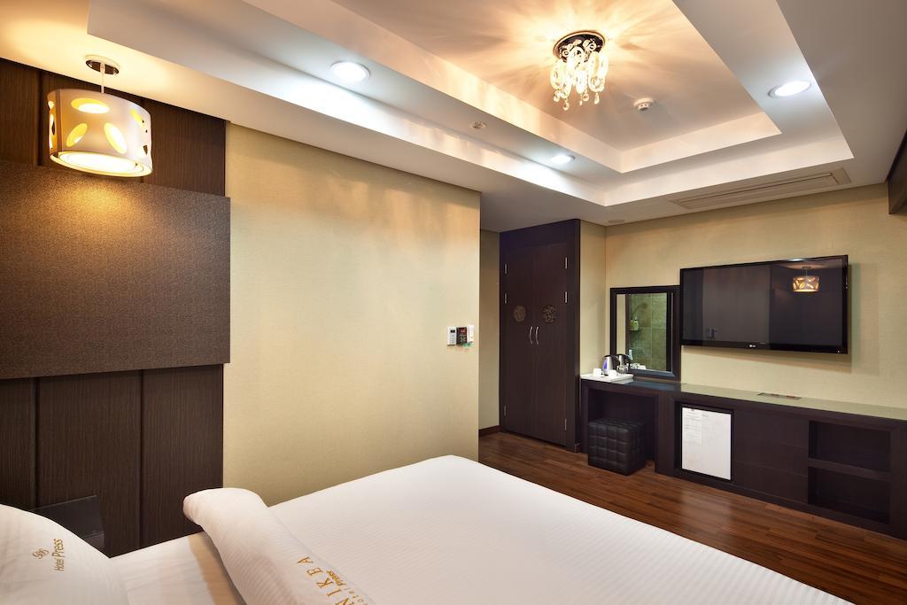 Press Hotel Busan Phòng bức ảnh